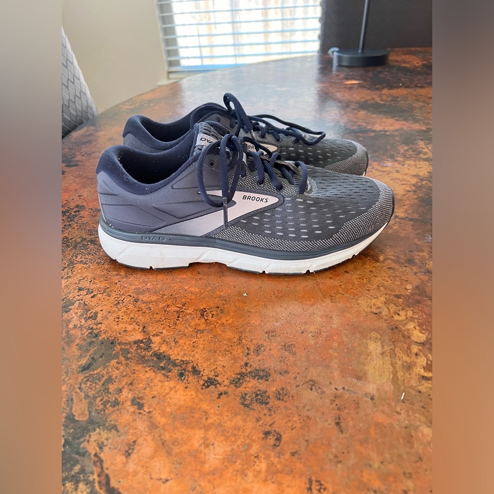 Brooks sneaker